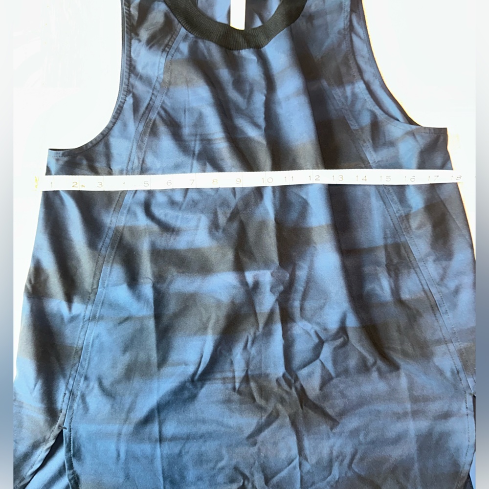 Athleta Zephyr Print Tank Top Blue Blurred Camo Size Small - Picture 7 of 7